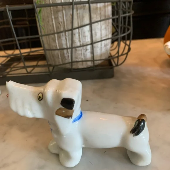 Porcelain dog figurine - Picture 3 of 4